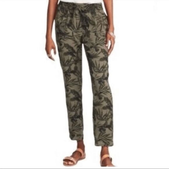 Old Navy Pants - Old Navy Tropical Print Tapered Pants Women's M Olive Green Drawstring Mid Rise